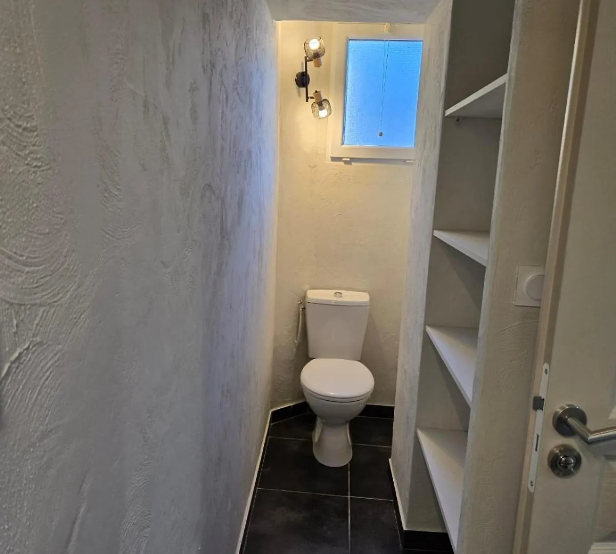 Appartement 55 M2 Avec Terrasse, Clim, Wifi, Netflix, Bureau Avignon Apartment