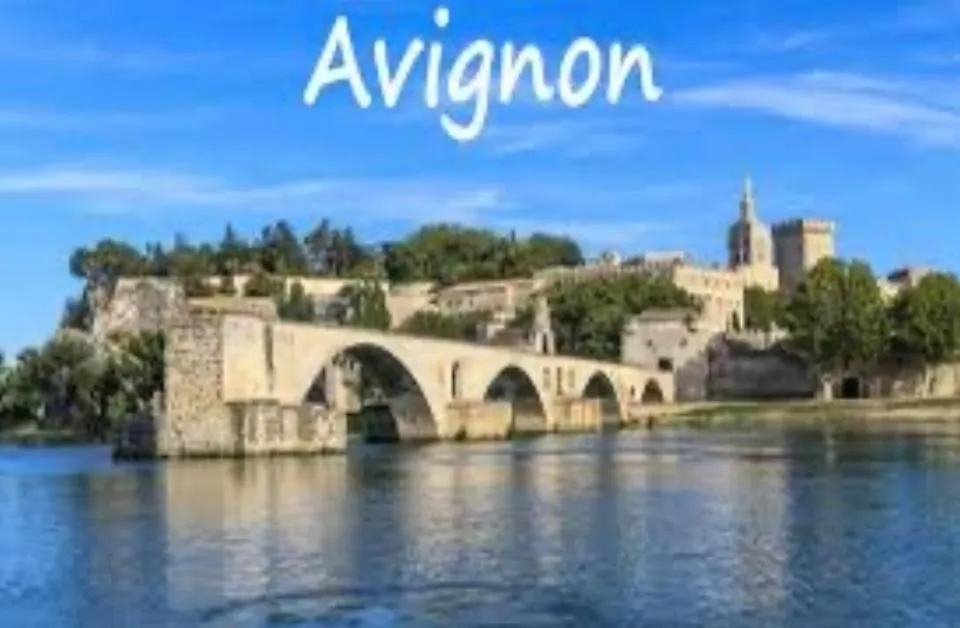 Appartement 55 M2 Avec Terrasse, Clim, Wifi, Netflix, Bureau Avignon France