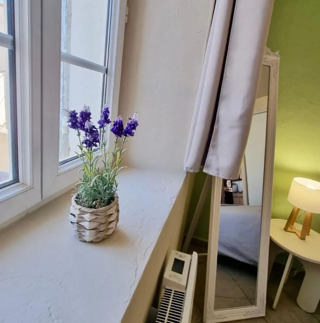 Appartement 55 M2 Avec Terrasse, Clim, Wifi, Netflix, Bureau Avignon