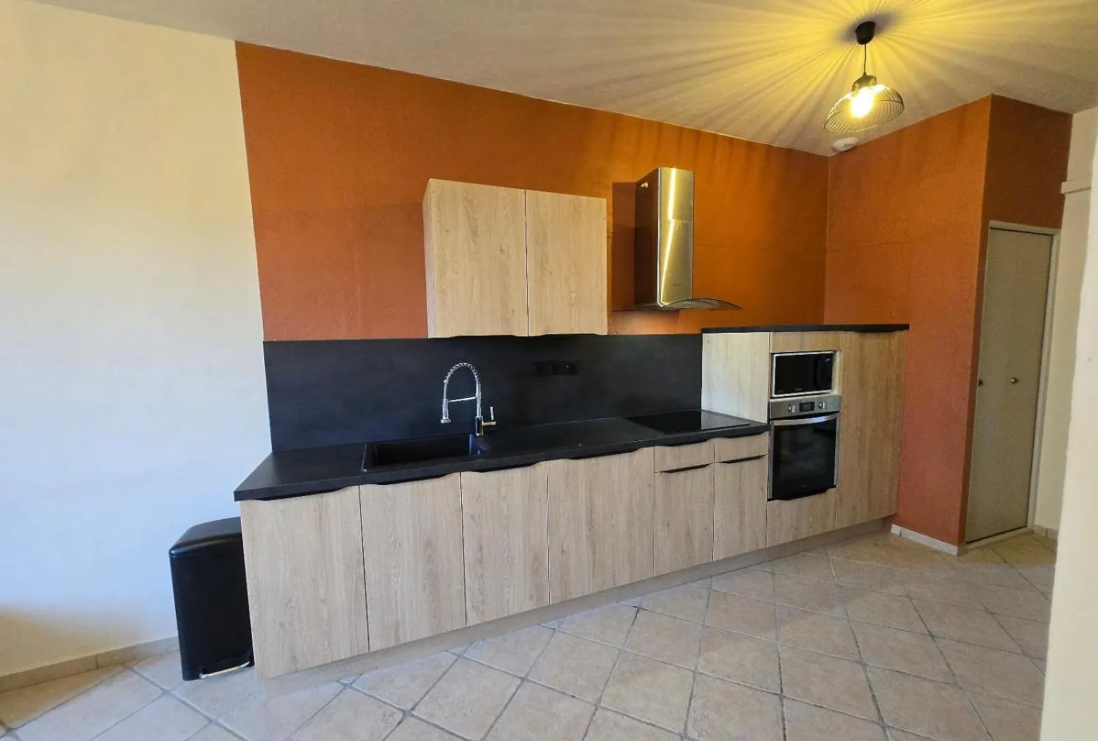 Apartment Appartement 55 M2 Avec Terrasse, Clim, Wifi, Netflix, Bureau Avignon France