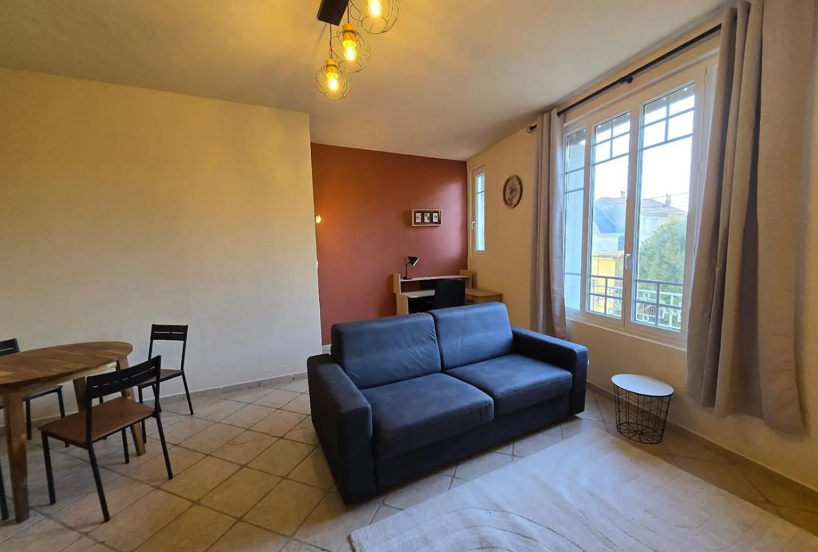 Appartement 55 M2 Avec Terrasse, Clim, Wifi, Netflix, Bureau Avignon France