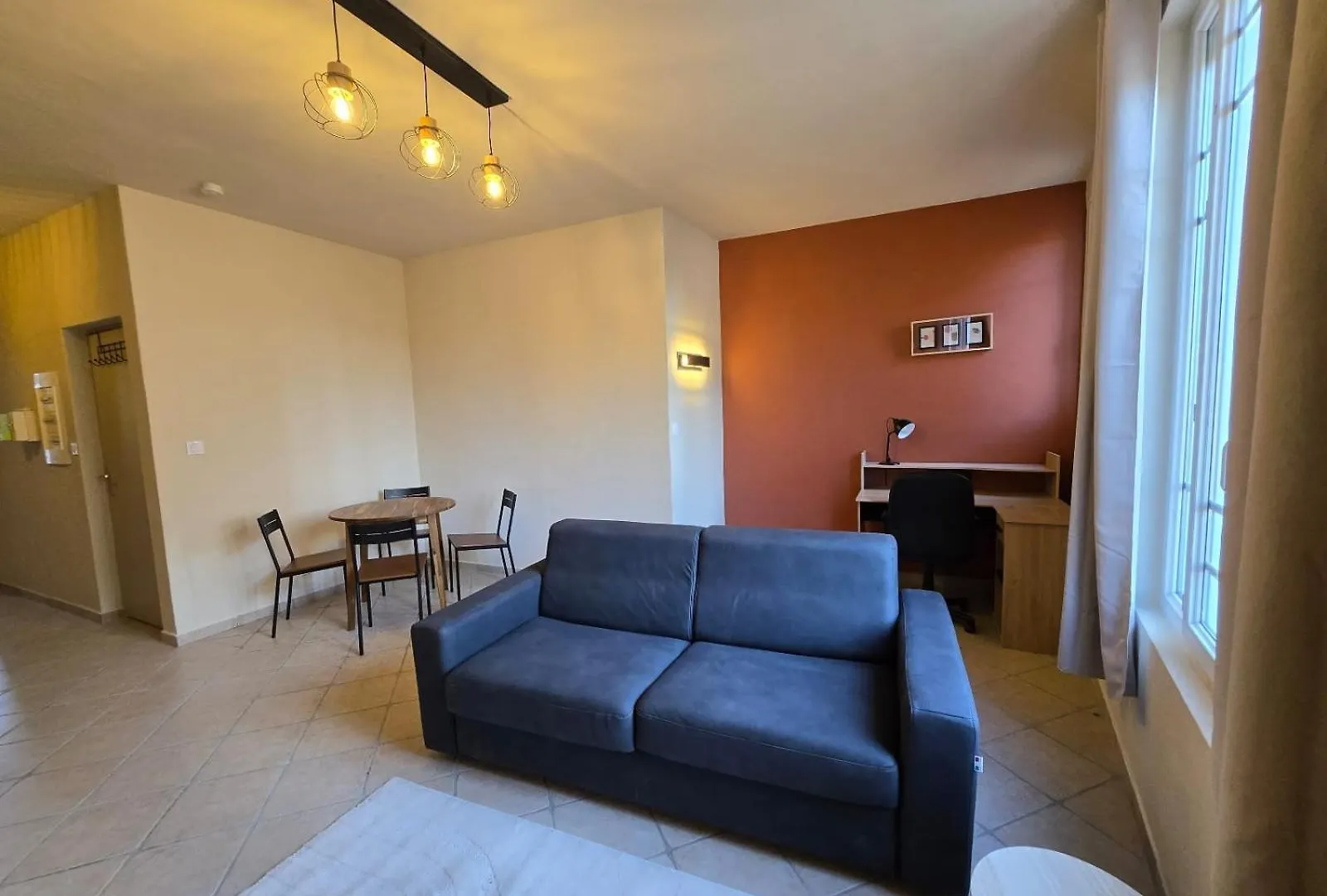 Appartement 55 M2 Avec Terrasse, Clim, Wifi, Netflix, Bureau Avignon Apartment