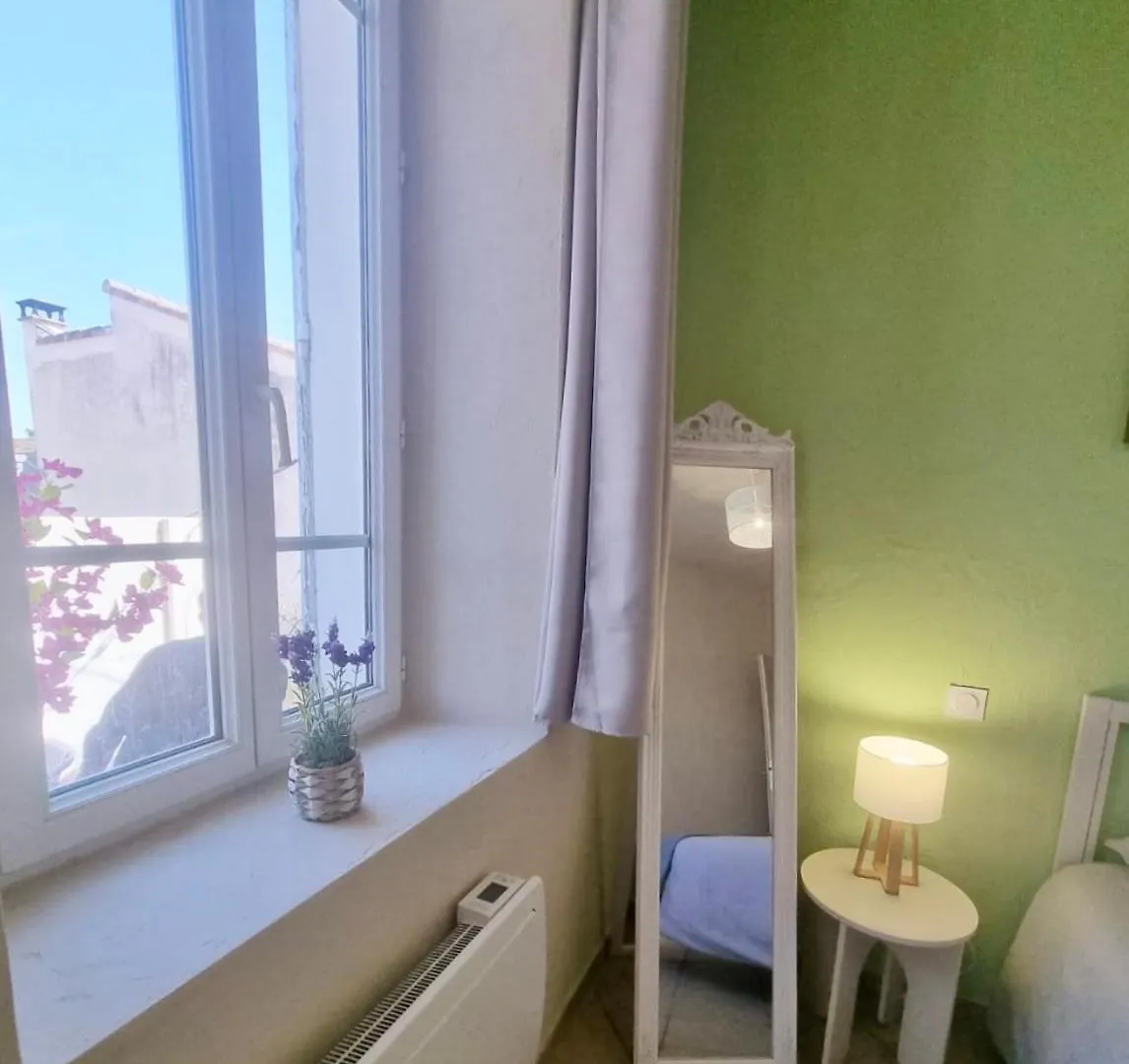 Appartement 55 M2 Avec Terrasse, Clim, Wifi, Netflix, Bureau Avignon