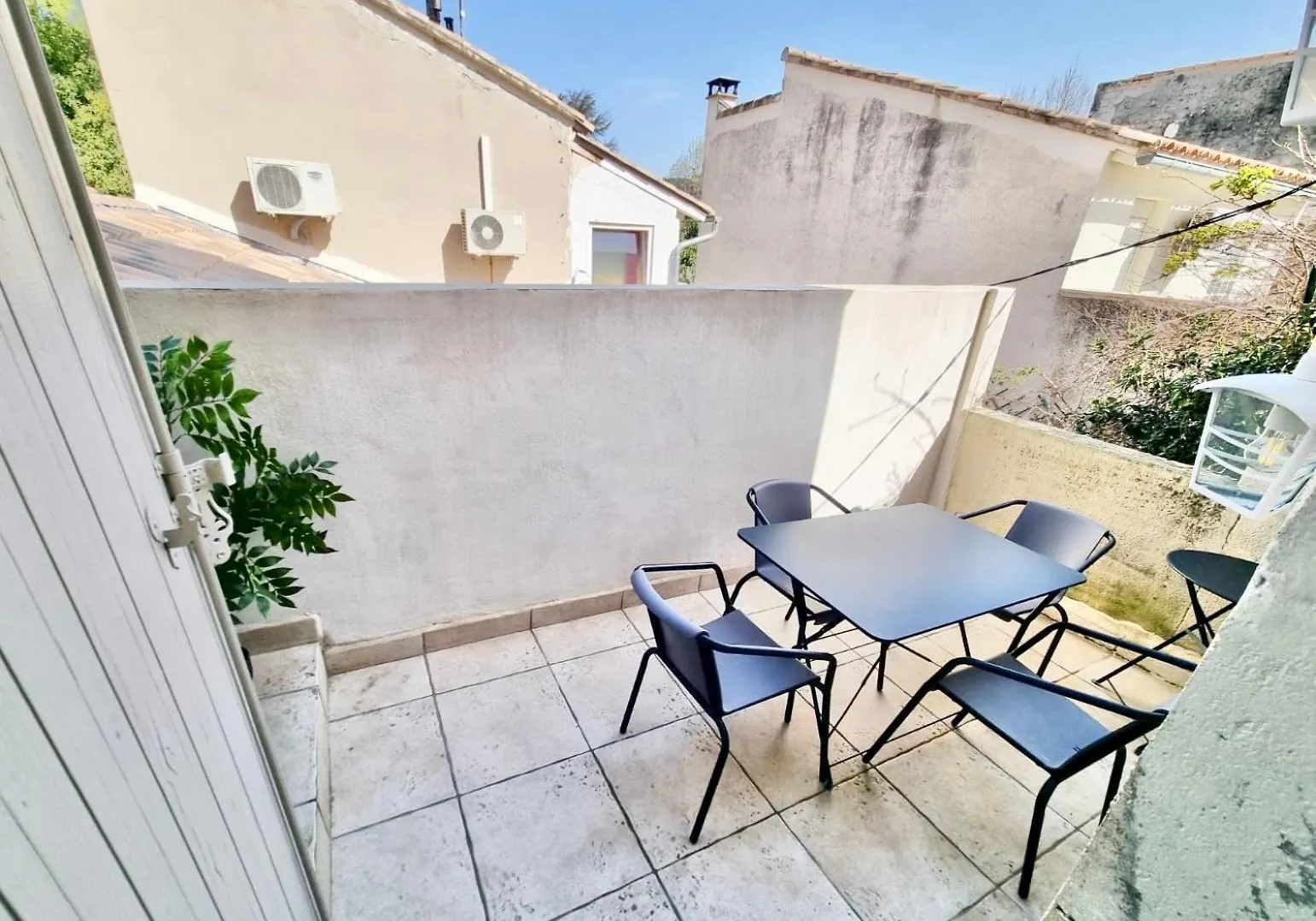 Appartement 55 M2 Avec Terrasse, Clim, Wifi, Netflix, Bureau Avignon
